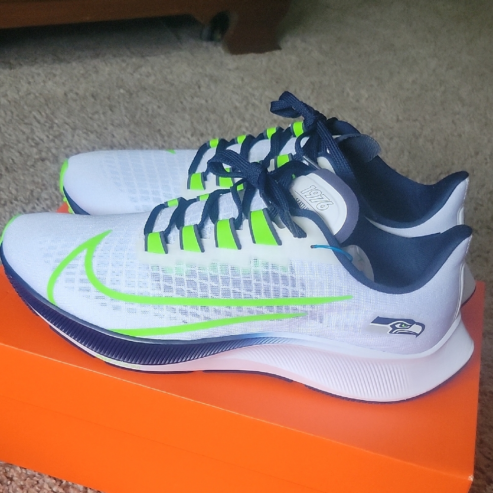 Seattle Seahawks Nike Zoom Pegasus 37 Shoes
